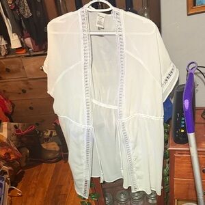 Lightweight White Lace-Trim Kimono Cover-Up